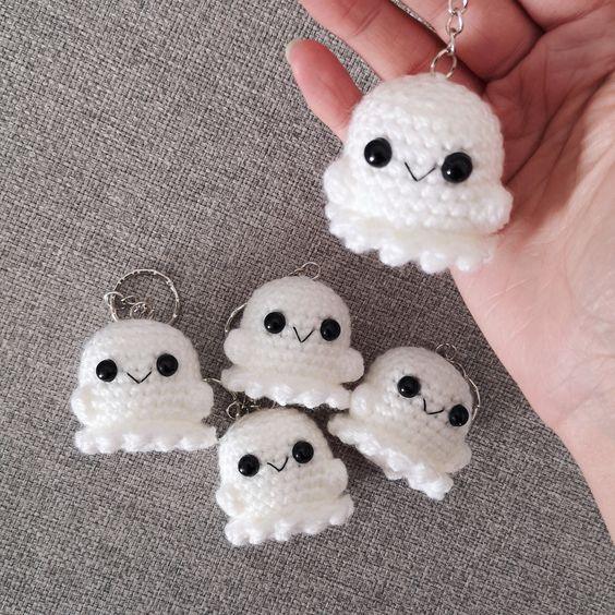 Easy Free Seamless Crochet Ghost Pattern - BlingBlingYarn