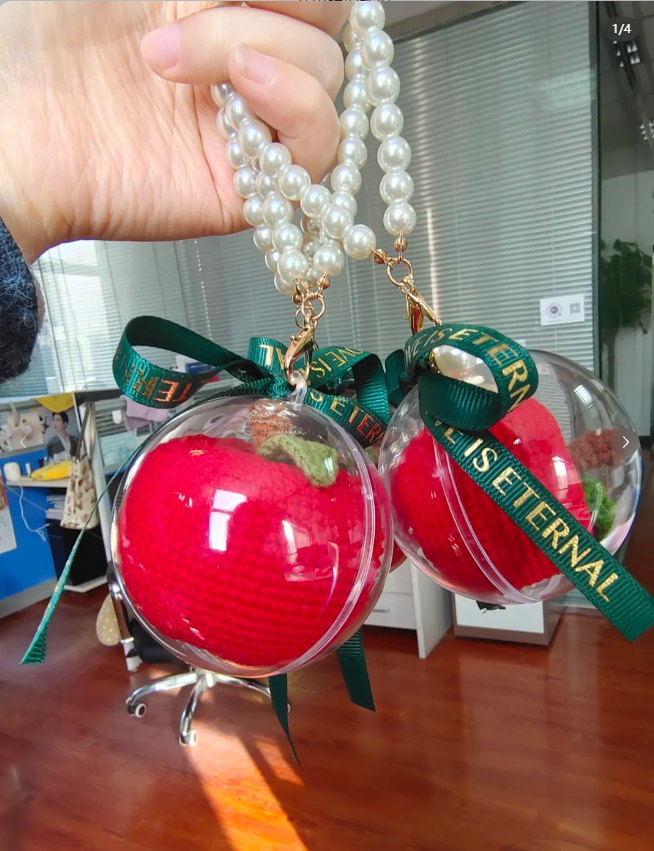Christmas Eve Must Have Apple Crochet Pattern (free crochet pattern)