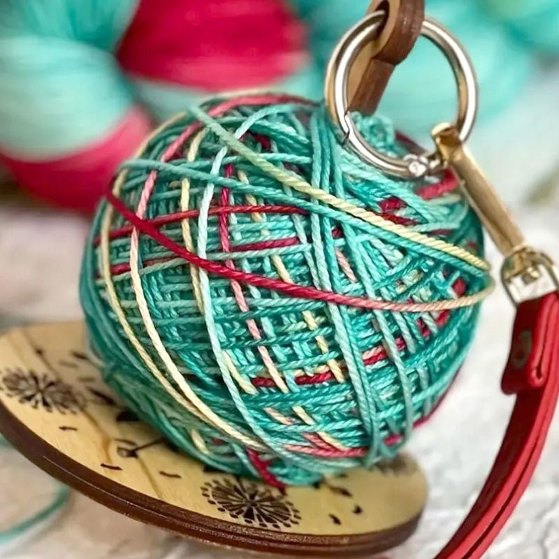 🎉2024 New Year Hot Sale 45% OFF💐Portable Wrist Yarn Holder, Travel Wrist Hanging Yarn Dispenser, Gift for Crocheter