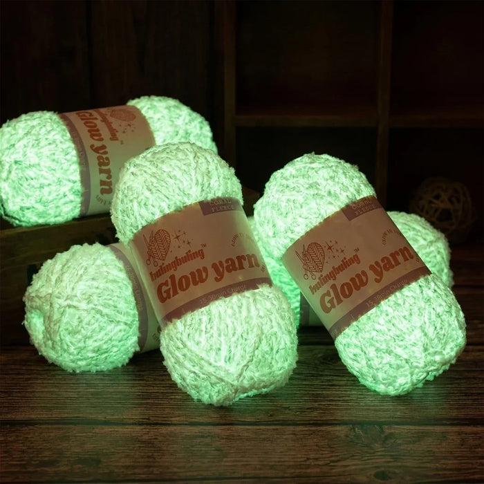 Coral fleece glow-in-the-dark yarn — view 4
